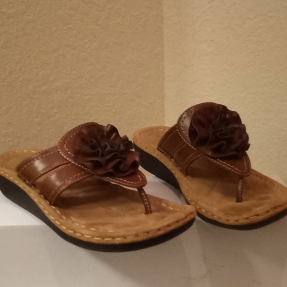 Cliffs by White Mountain Sandals - Picture 16 of 16
